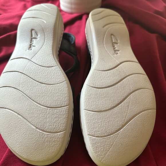 Clark’s sandals - Picture 4 of 5